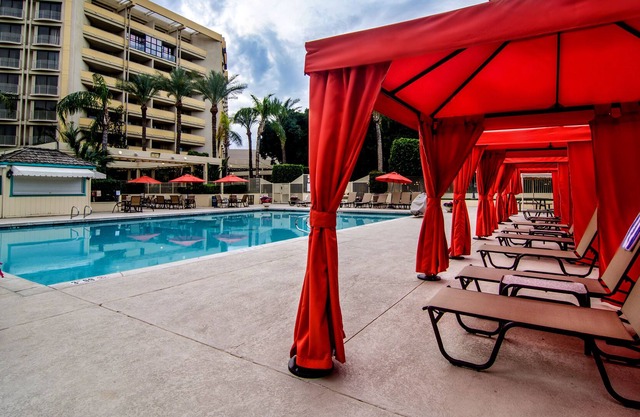 Sheraton Crescent Hotel