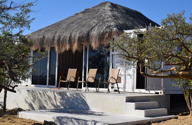 Casa de contenedores de envío en el corazón de la ciudad