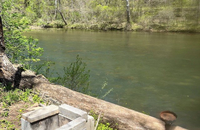 Shirleys’ River Retreat. …… camp on the rivers edge
