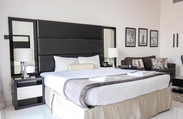 Signature Holiday Homes - Modern Studio Apartment, Dubai Sports City