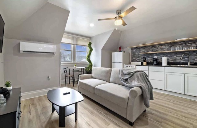 Simple and Clean 1 BR Apartment!
