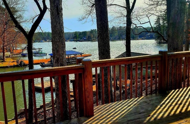 Simply At The Lake Jackson, GA