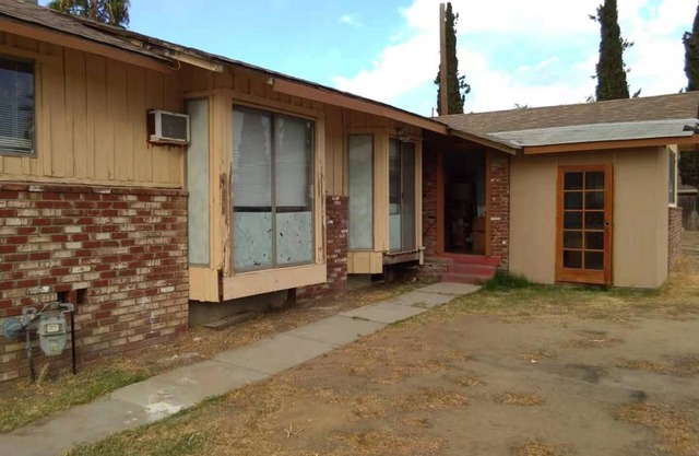 CASA INDIVIDUAL CON PATIO ANCHO