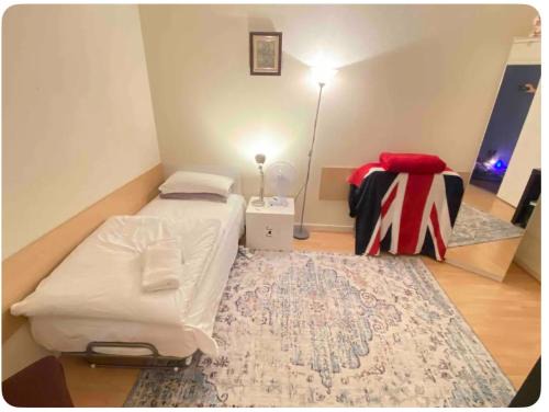 Single Room - Kings Cross, Female Only, Guest Rooms