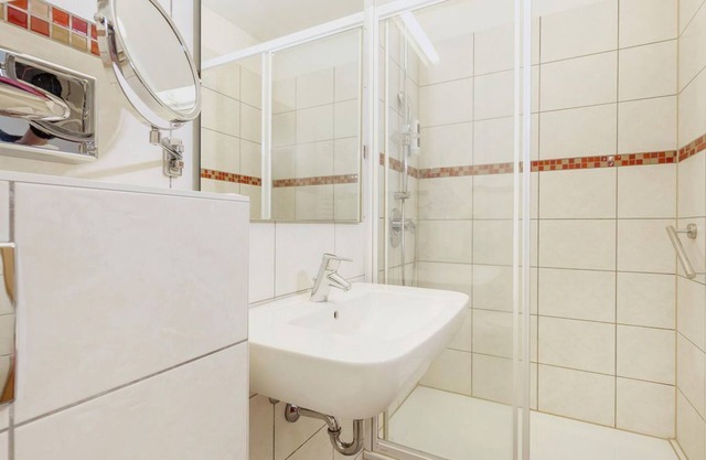 Ducha estándar individual / WC - Hotel Löwengarten