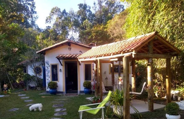 ¡Sitio con cascada! Precio por habitación o chalet
