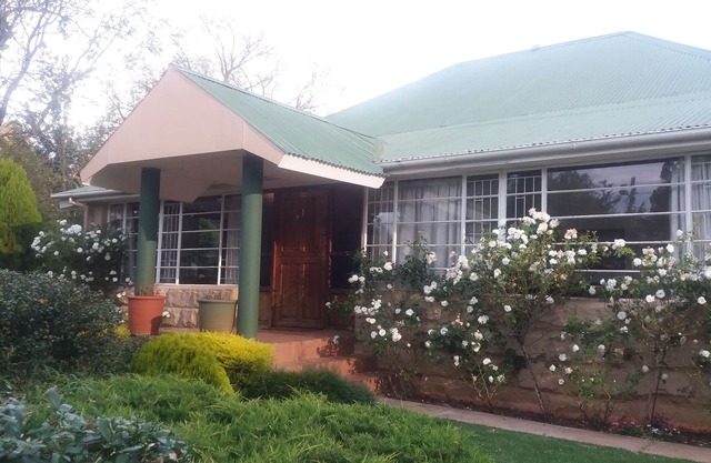 Situado en los hermosos alrededores de Fouriesburg (35 km) de Clarens