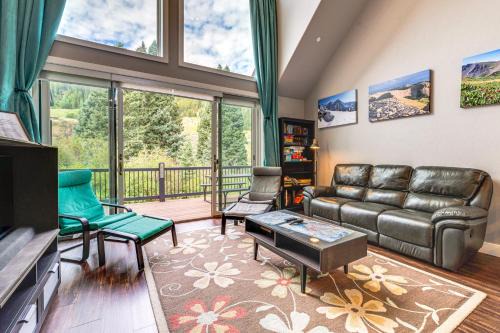 Ski-InandSki-Out Gemini Lift Access! Home with Hot Tub