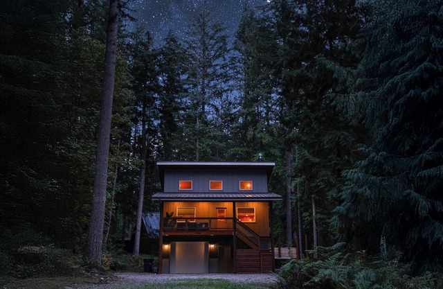 Ski, Soak, Stay! A/C, Pet-Friendly Cabin