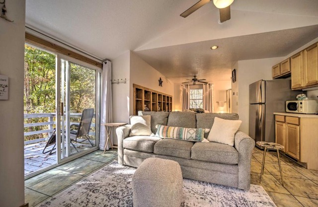 Sky Loft Bryson Studio 1 Mi From Fontana Lake!