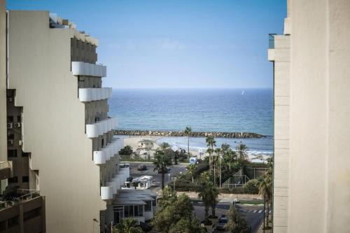 Skyline 1BR Apartment with City and Sea View Sea N' Rent
