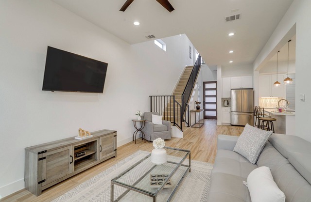 Sleek Home w/ Screened Patio & Yard in Houston!