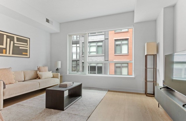 Sleek Mount Vernon Studio w/ Pool, W/D & Gym, near Metro, by Blueground