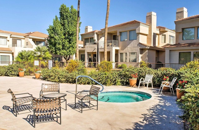 Elegante Scottsdale Condo w / Balcony + Resort comodidades!