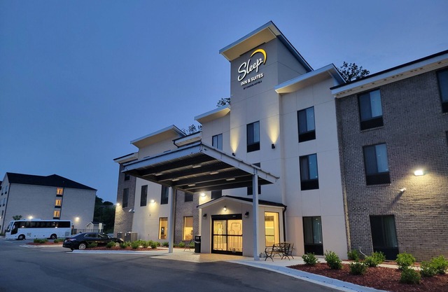 Sleep Inn & Suites - Coliseum Area