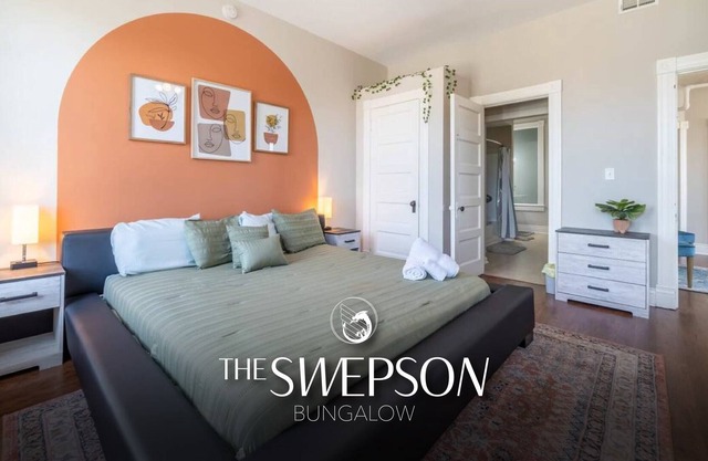 Sleep42 Swepson Corporate Bungalow 21Bed 15BR 10BA