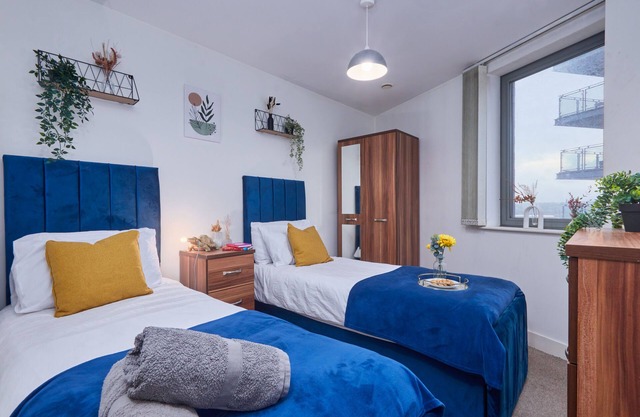 Sleeps 5: Family & Work Stays - Leeds City Centre - FREE Parking!