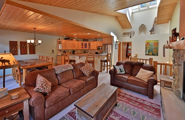 Slopeside 204 Kinney 3 Bedroom Townhouse by RedAwning