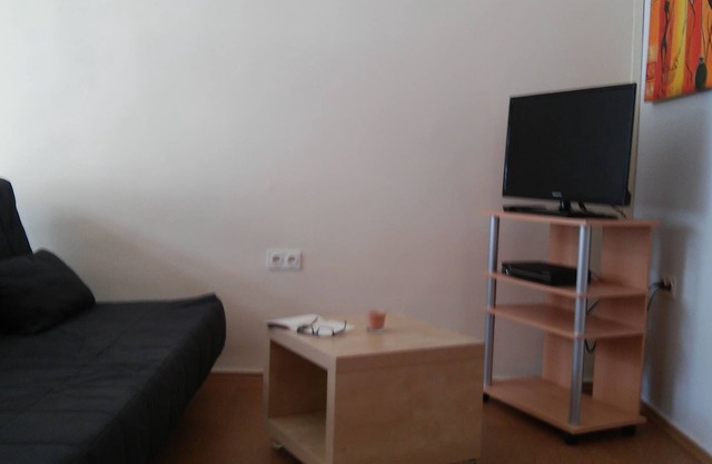 pequeño apartamento con aparcamiento privado