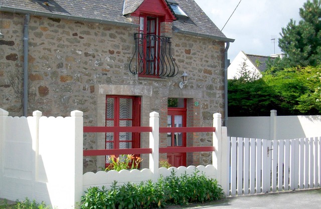 Casa de pescadores cerca de la bahía de Saint Malo / Mont Saint-Michel