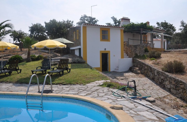 Pequeño cerro en Alentejo, Castelo de Vide, con piscina