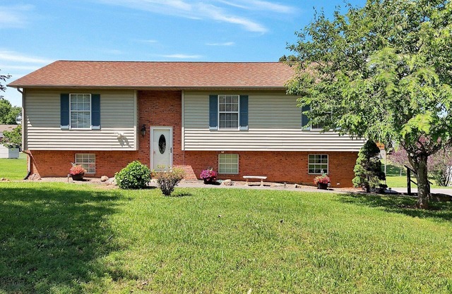 Smoky Mtn Retro / Ideal for Weekend Getaways & Extended Stays
