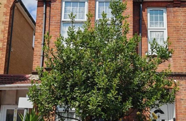 SnoozeDen Wellesley – Near to Slough Station