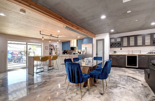 So Scottsdale Modern Bungalow w/ 6 Bdrms!