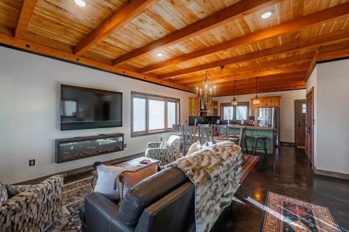 Soaring Eagle Guest Cabin