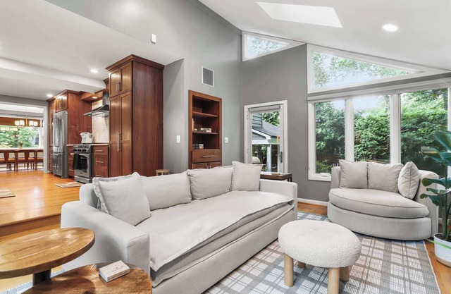 Sojourn Beautiful Home with Beach Access & Backyard