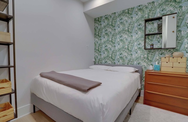 Sojourn Condo in NW DC, 2 blocks to Shaw Metro