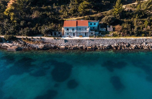 Solar House Babina 1 - Four bedroom Holiday Home with Balcony and Sea View