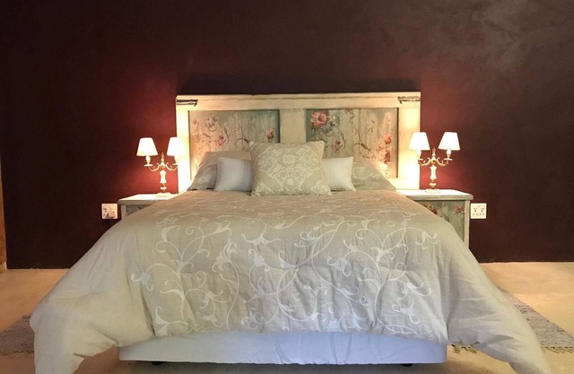 Gran apartamento con jardín, vecindario central y seguro.