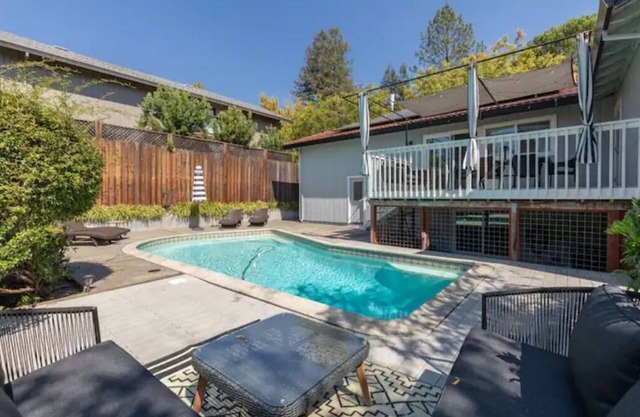 Sonoma Green House-Pool-Close to Winery-Peaceful