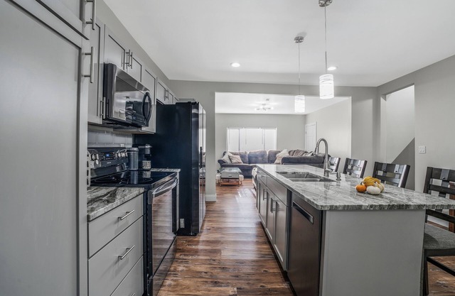 Soothing 4-bedroom house with WiFi in Pittsburgh