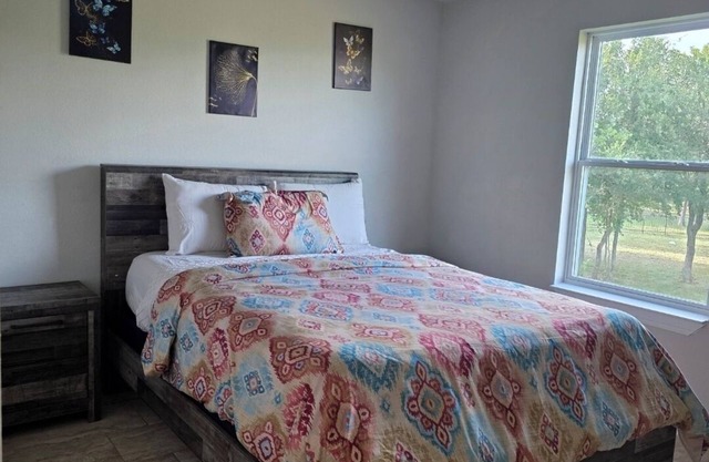Soothing Cottage near COTA – Your Peaceful Family & Friends Getaway.