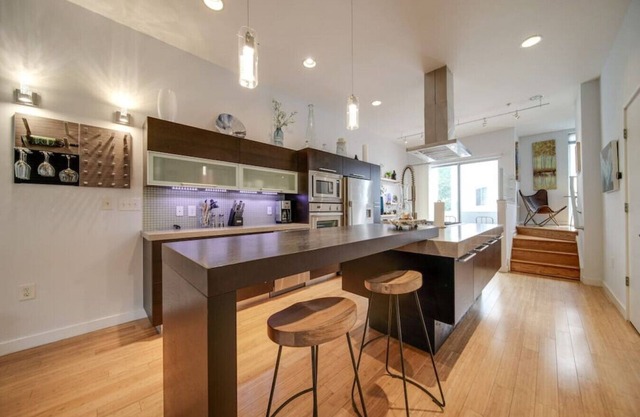 2BR City Luxury | Short Walk to Uptown Attractions
