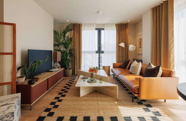 Sophisticated Studio Flat with Rooftop Access