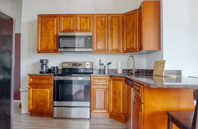 Sosuite 2BR Apt w W D Gym On-site Restaurant