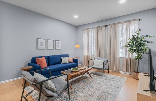 Soulard Gem: Unbeatable Location, Stunning Casa!