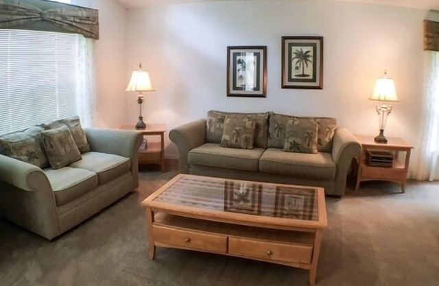 South Facing Pool Great For Families! 4 Bedroom Home by RedAwning