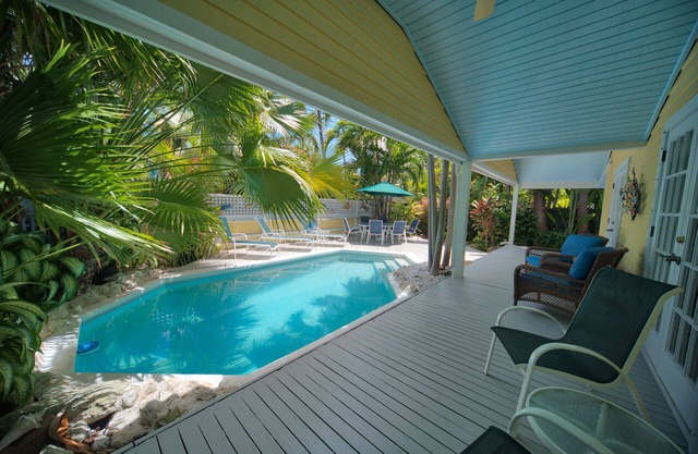 South Street Cottage: Brillante y soleado en un barrio de Casa Marina