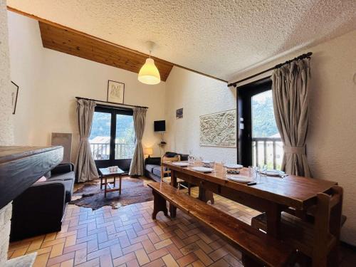 Spacieux Triplex 4 pièces, 7 couchages, proche pistes, parking, calme - FR-1-330F-74