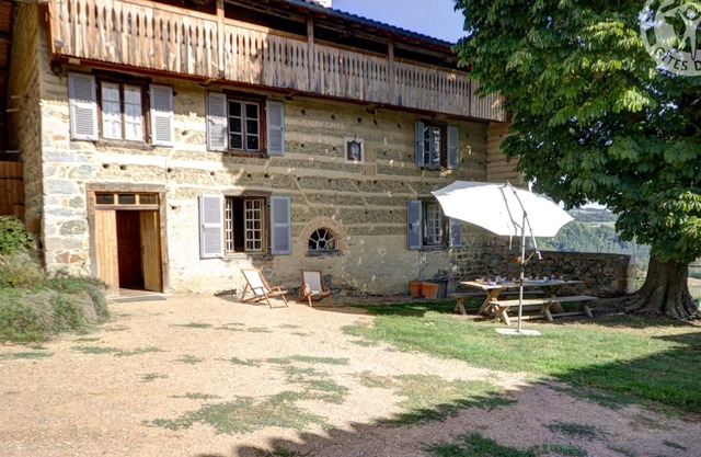 Casa rural Saint-Martin-la-Sauveté, 5 dormitorios, 10 personas