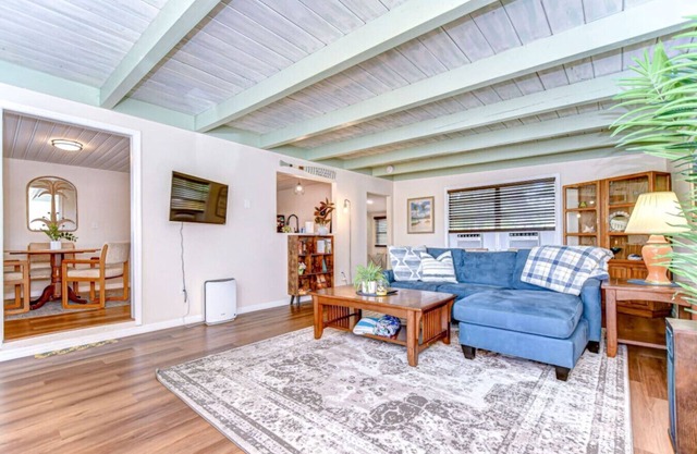 Blue Heron Inn: 1/1 apt| pet friendly | Six miles to IMG