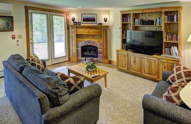 Hermoso 2-BR Ski-in, Ski-out Village Condo en Jay Peak, justo en las laderas!