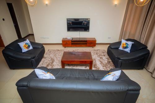 Spacious 2BR w pool & Gym