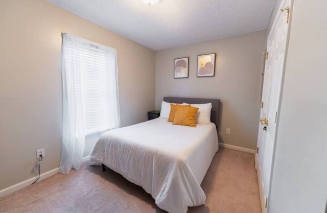 Spacious 3bd/2ba near Casino