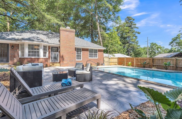 Spacious 3BR Lake Forest Home w/ Pool Sleeps 8!