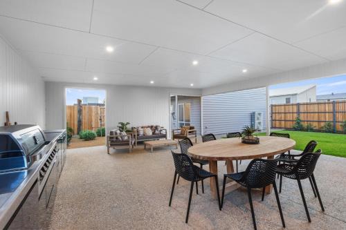 Spacious 4-Bed Home by Sellicks Beach